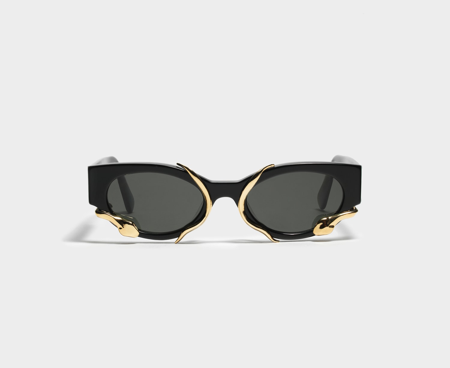 Gentle Monster et Alexander Wang s'associent autour de deux paires de solaires