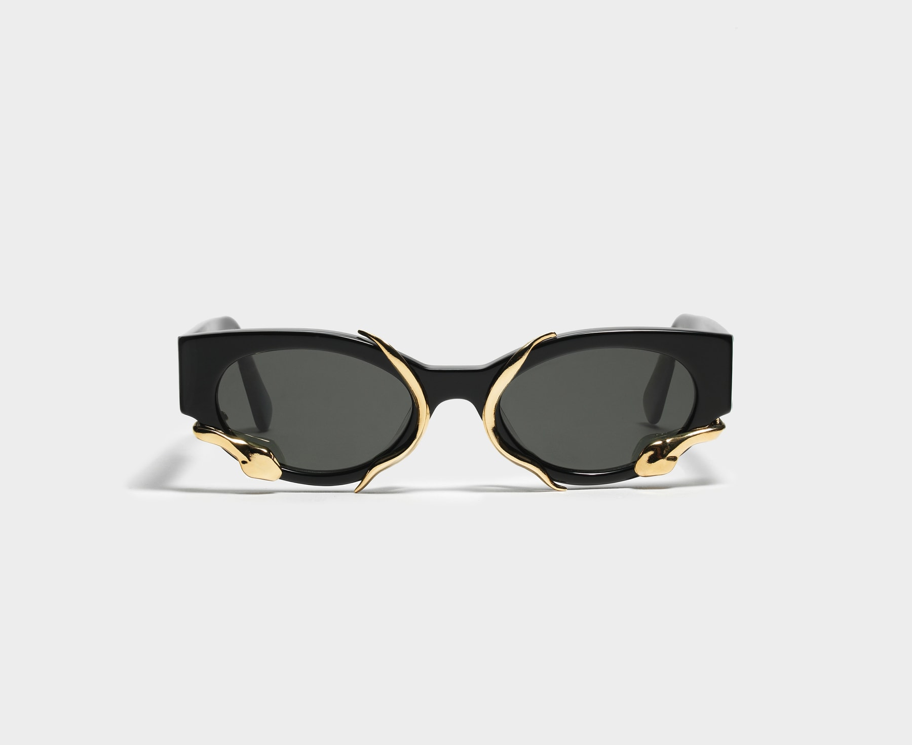 Gentle Monster et Alexander Wang s'associent autour de deux paires de solaires
