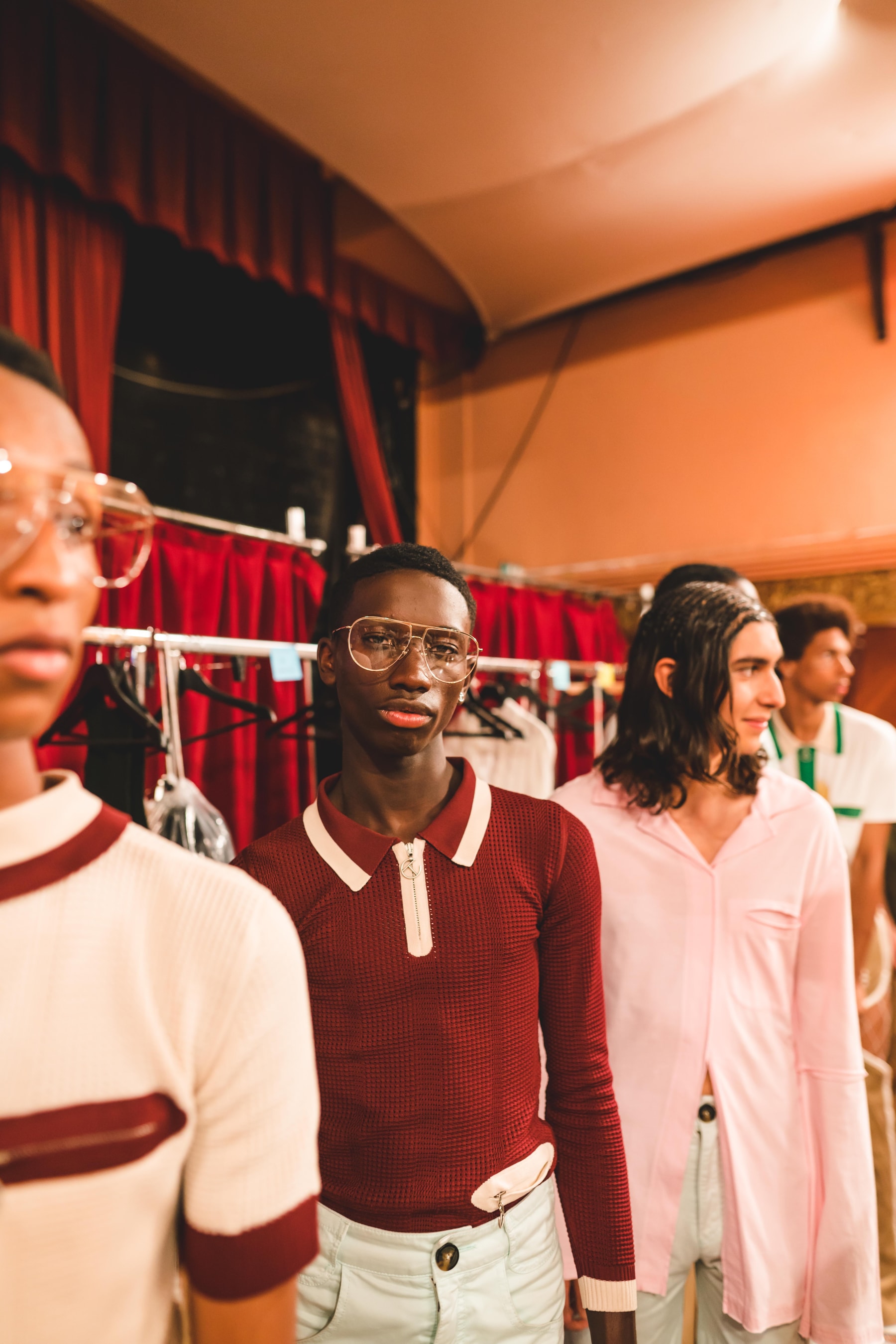 Telfar présente un défilé unisexe à la Fashion Week de Paris pour redonner le pouvoir "aux putains de gens"