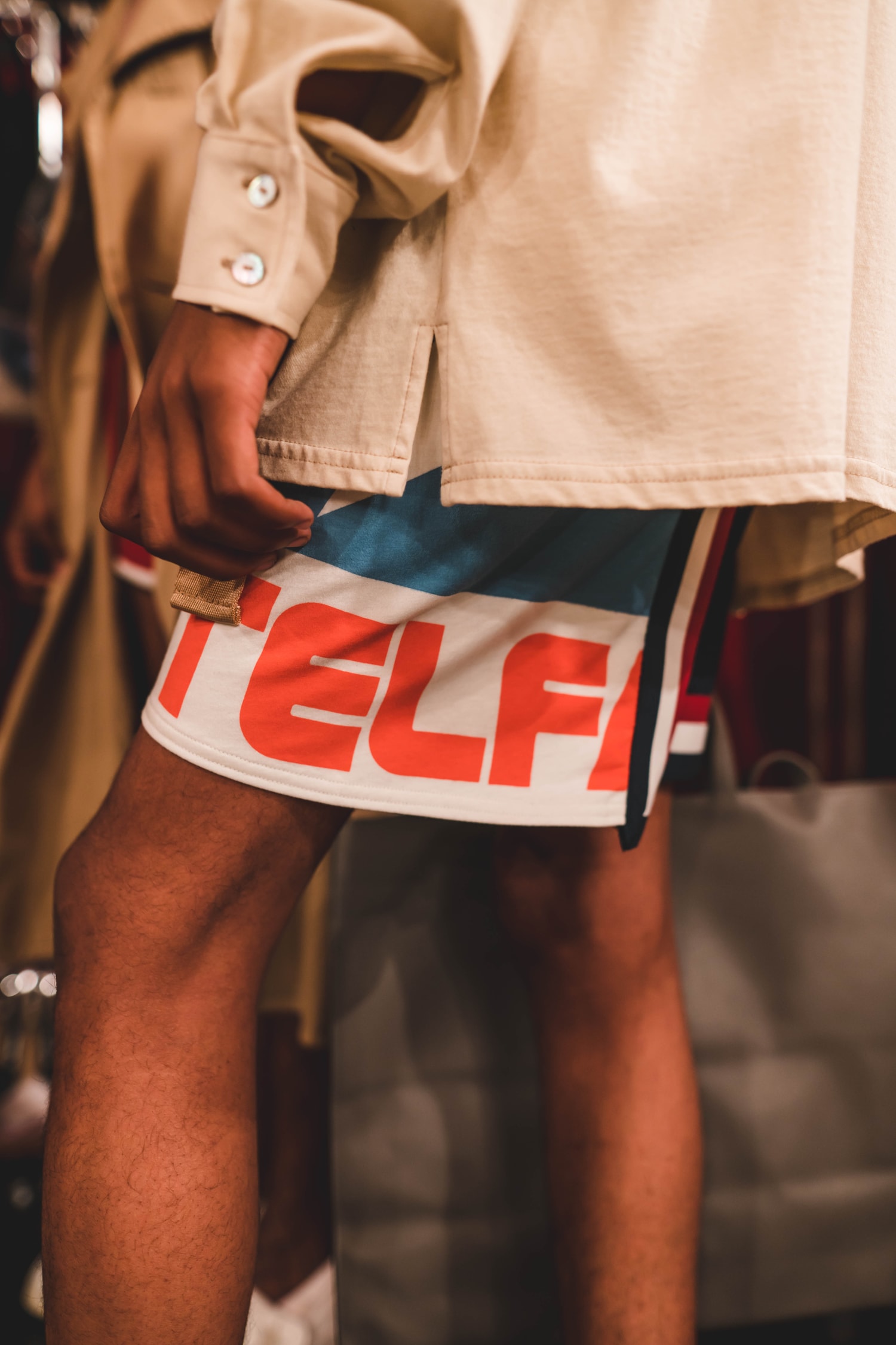 Telfar présente un défilé unisexe à la Fashion Week de Paris pour redonner le pouvoir "aux putains de gens"