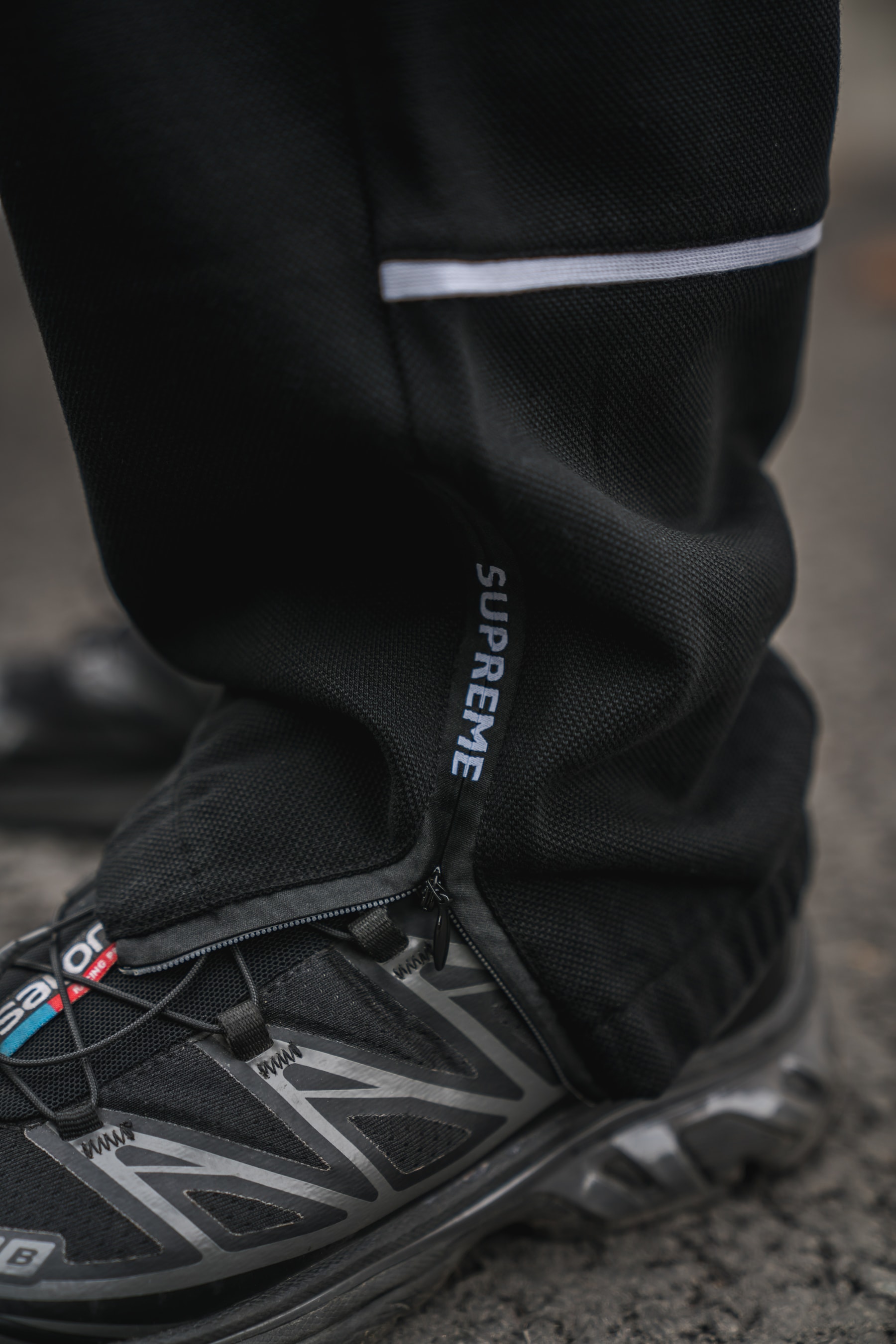 Supreme x Lacoste : Les pièces de la collab s'affichent dans les rues de Paris
