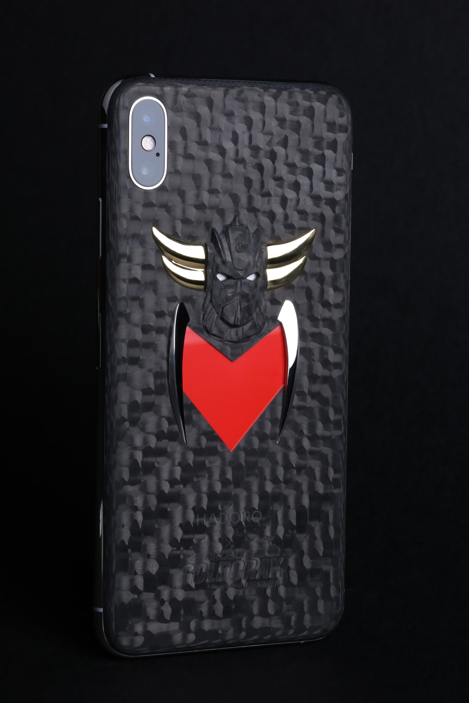 Hadoro Paris signe des accessoires pour iPhone avec le créateur de Goldorak