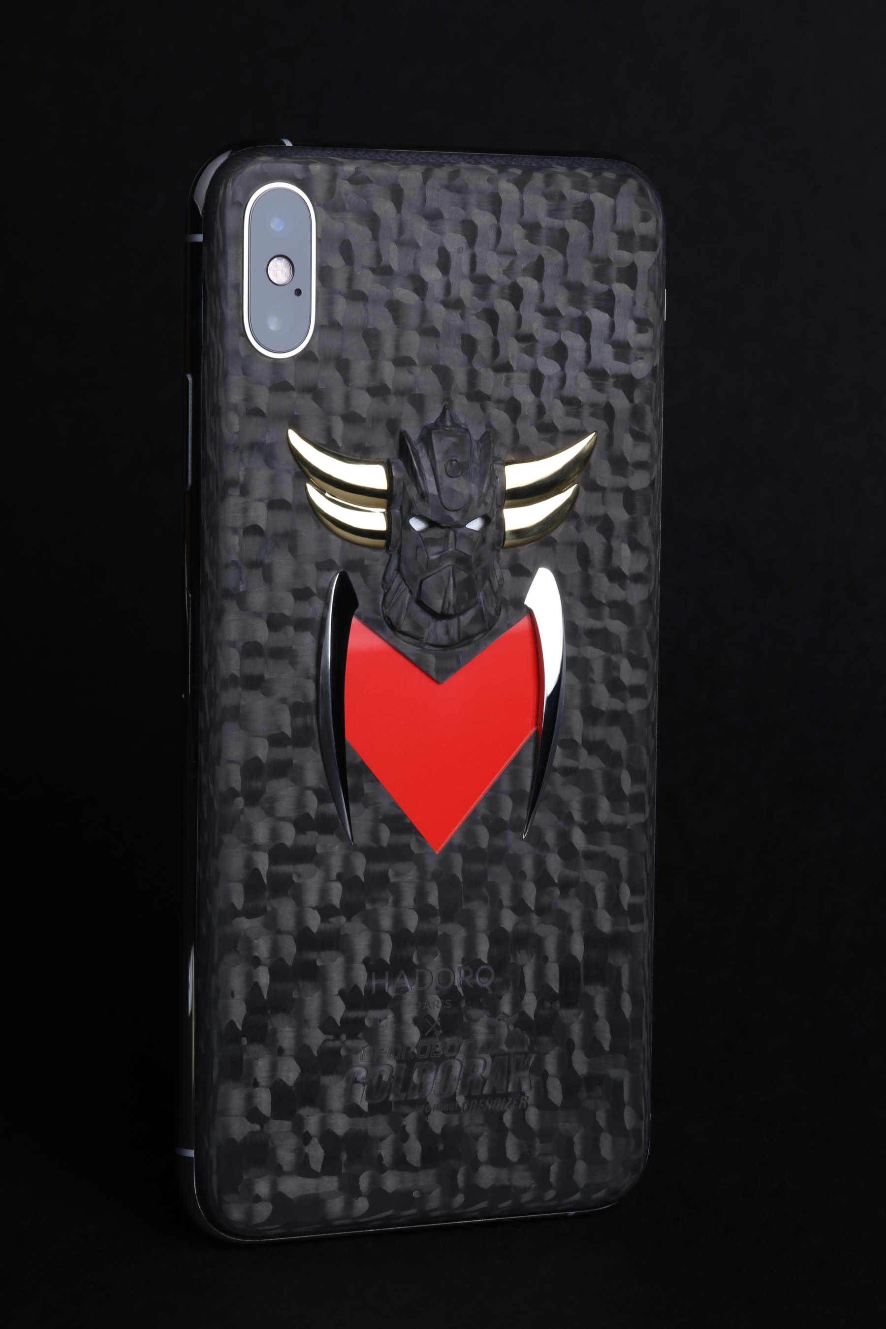 Hadoro Paris signe des accessoires pour iPhone avec le créateur de Goldorak