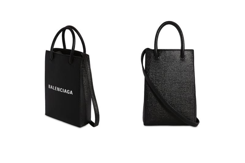 L'étui pour iPhone en forme de micro-sac Balenciaga