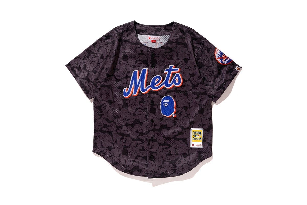 Photos BAPE x Mitchell & Ness