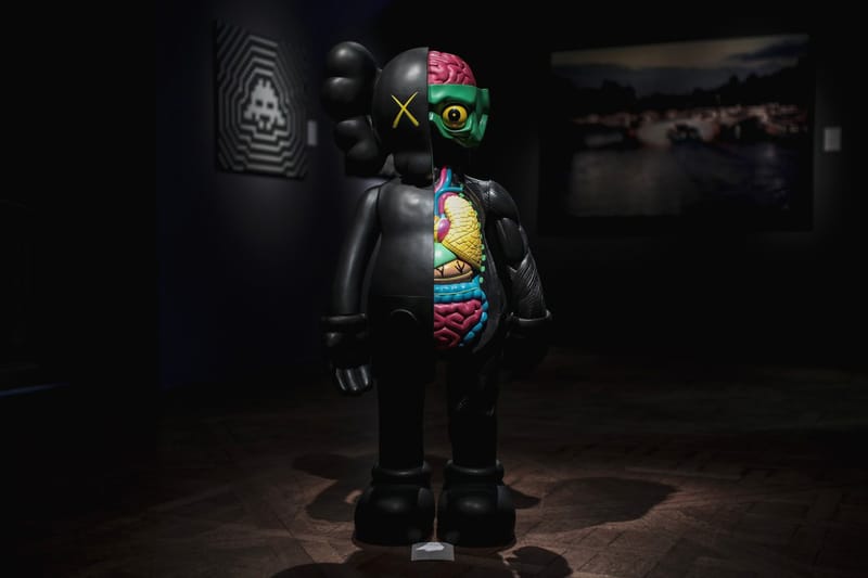 KAWS, Shepard Fairey... Le street-art célébré lors d'une vente aux enchères à Paris