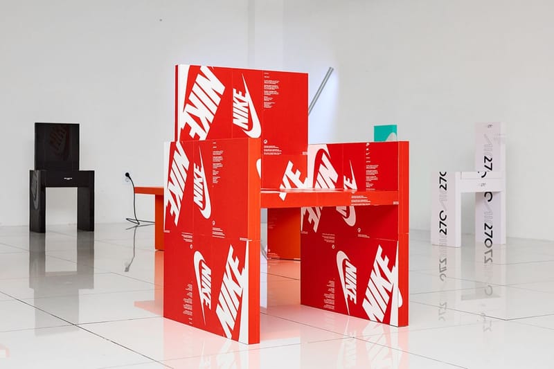 Cet artiste transforme les boîtes de sneakers Nike en meubles