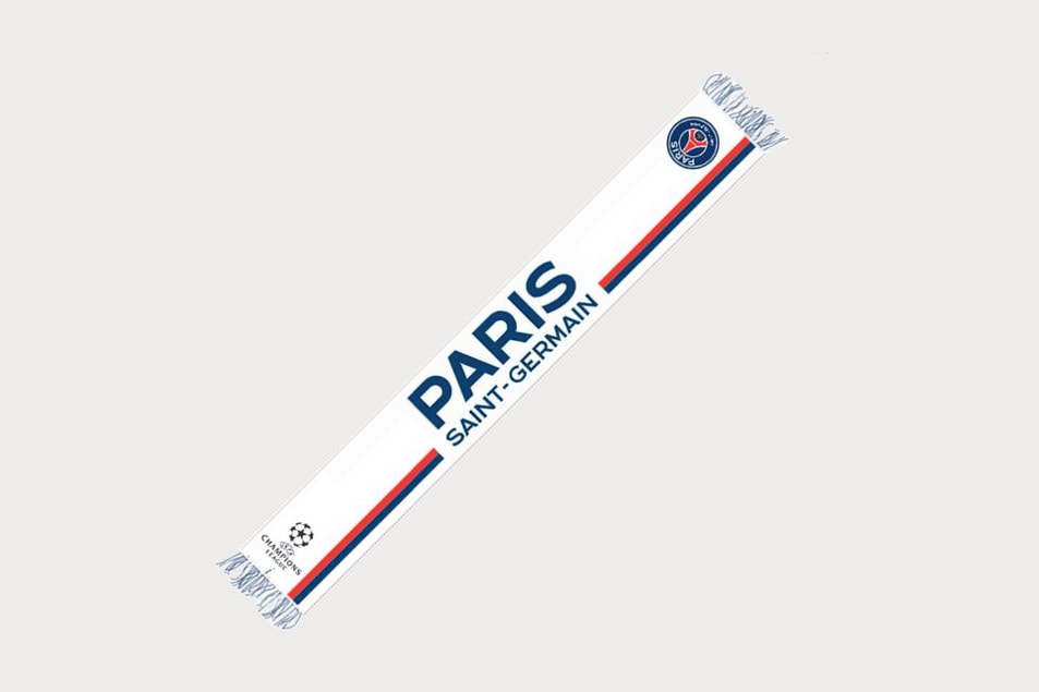 Le PSG dévoile de nouvelles vestes Windrunner Nike pour cette saison