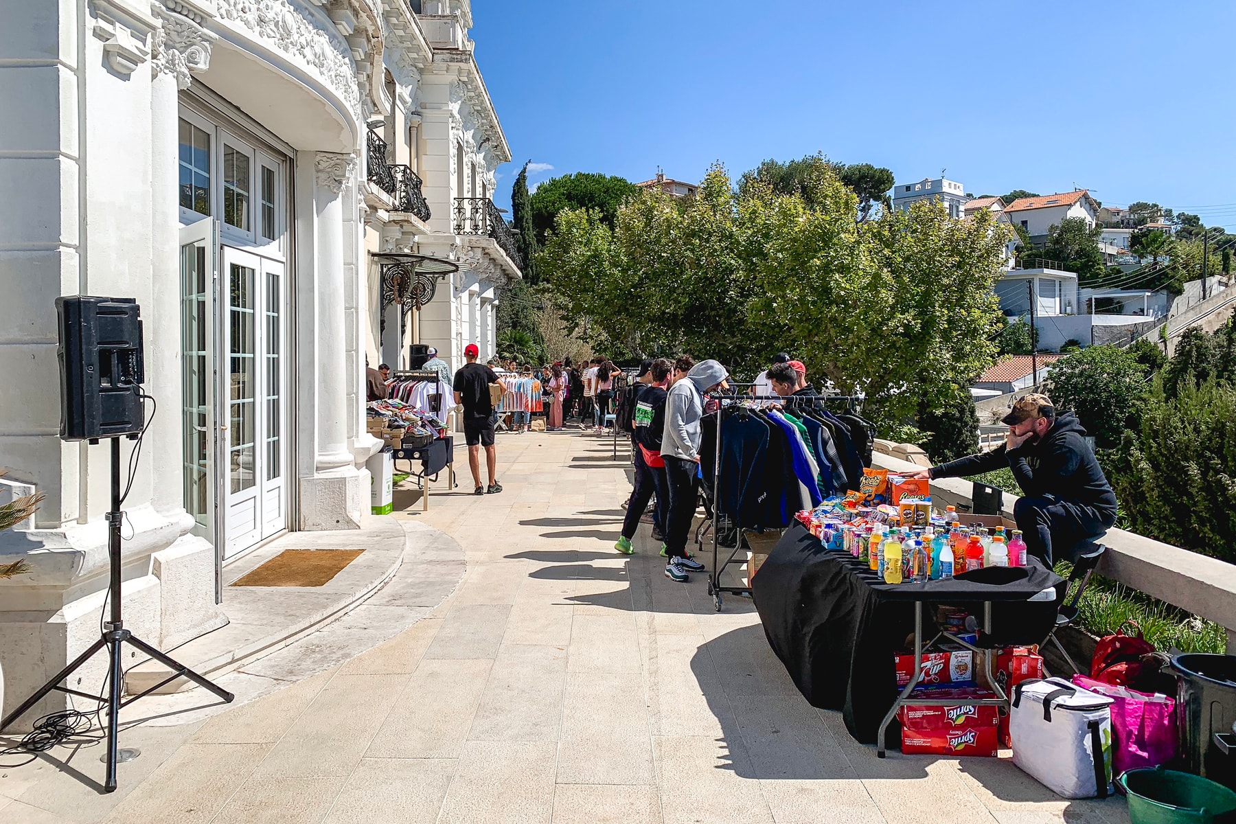 Les débuts prometteurs du Sneakers Market à Marseille