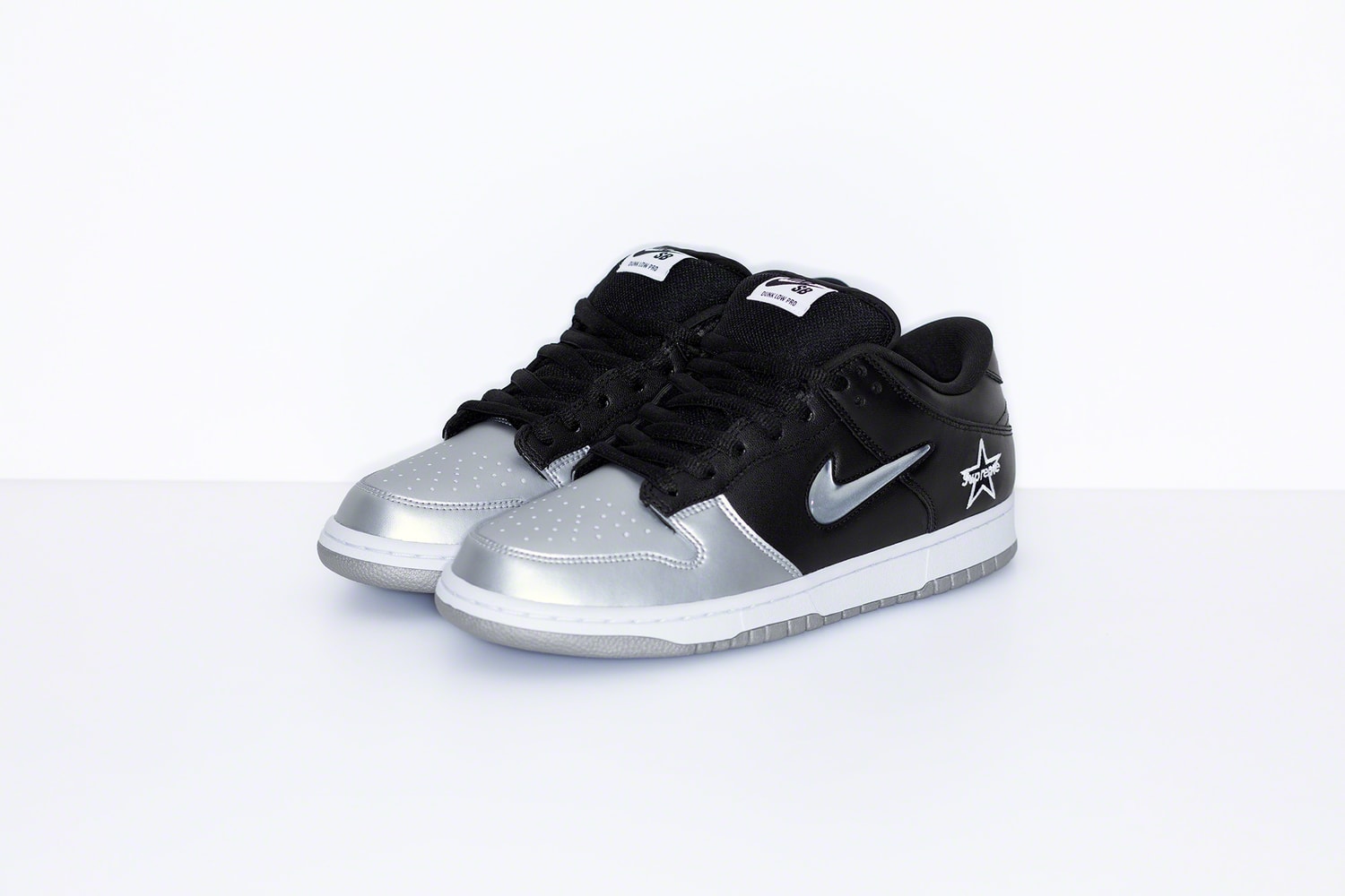 Supreme x Nike SB Dunk Low