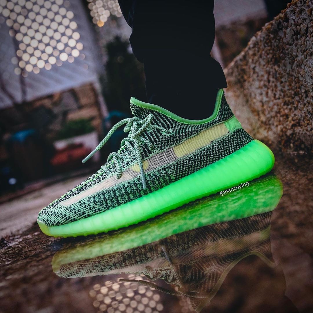 Photos YEEZY BOOST 350 V2 YEEZREEL