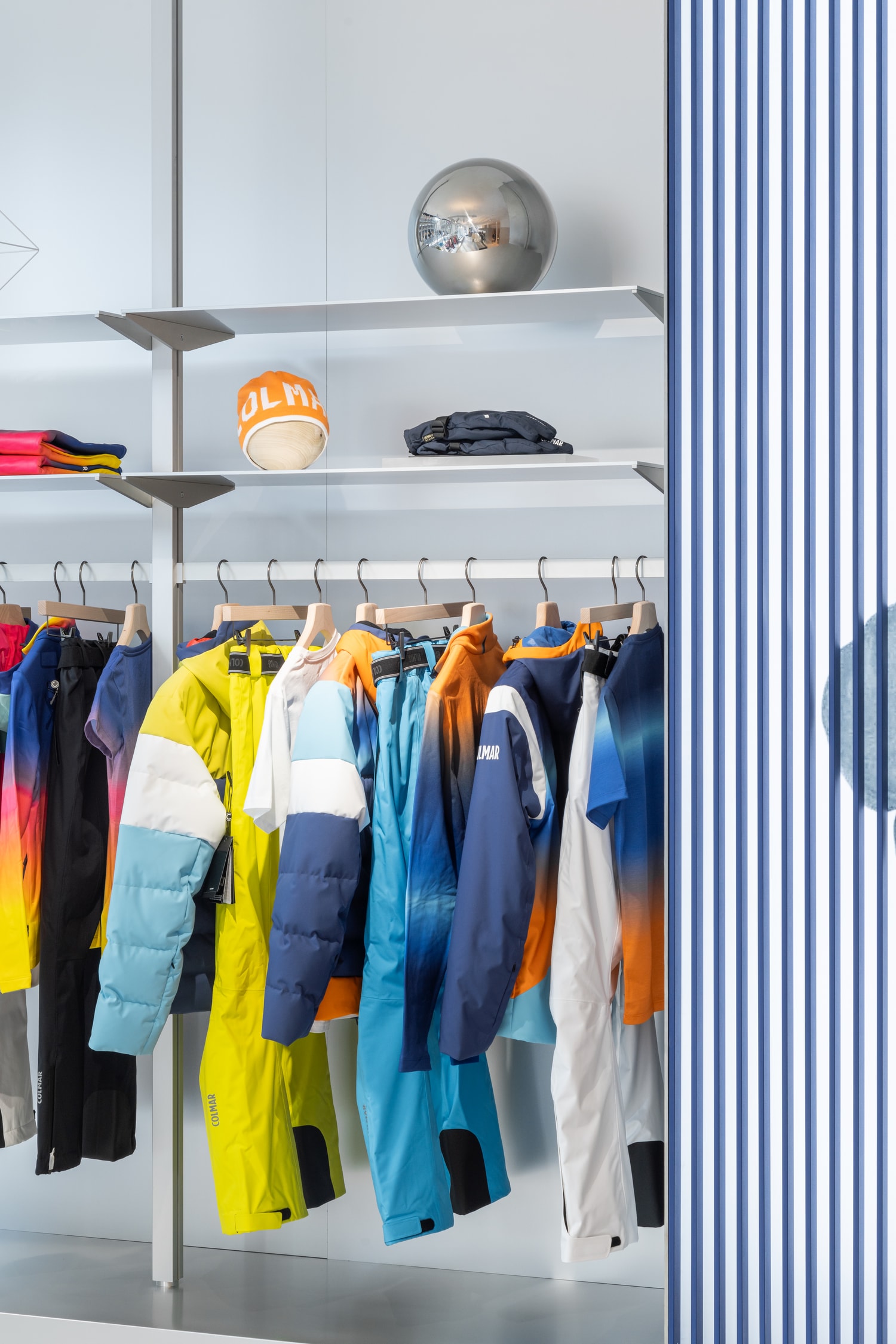 Rentrez dans la toute première boutique Colmar à Paris