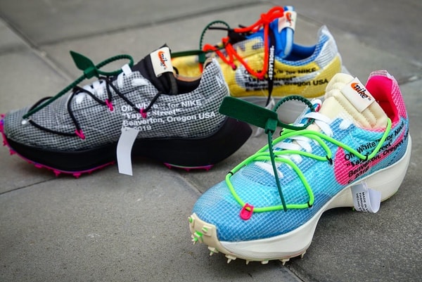 Off-White™ x Nike Vapor Street : Zoom en photos sur la nouvelle paire collab de Virgil Abloh