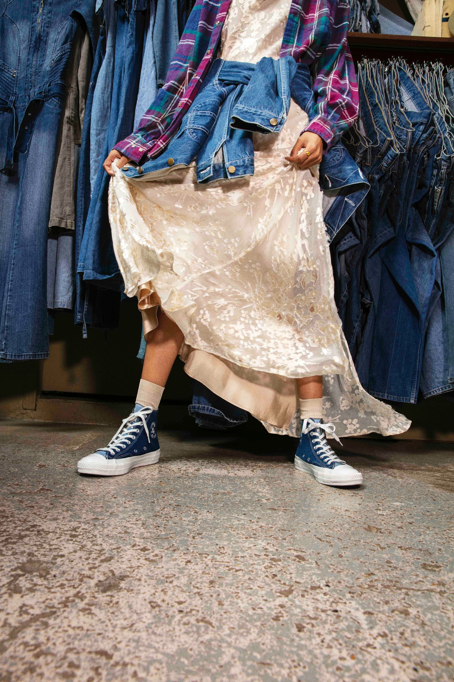 Converse s'associe à un spécialiste de la mode durable et dévoile trois nouvelles Chuck Taylor en jean recyclé