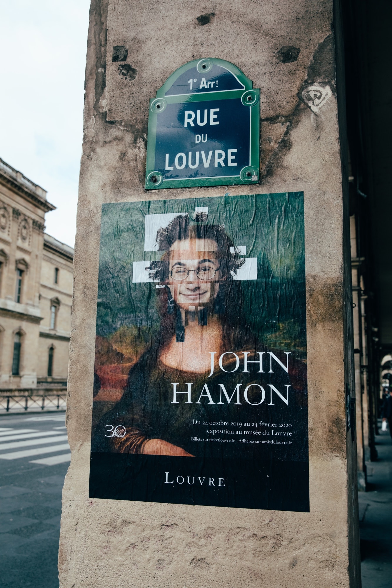 L'artiste français John Hamon pirate Le Louvre
