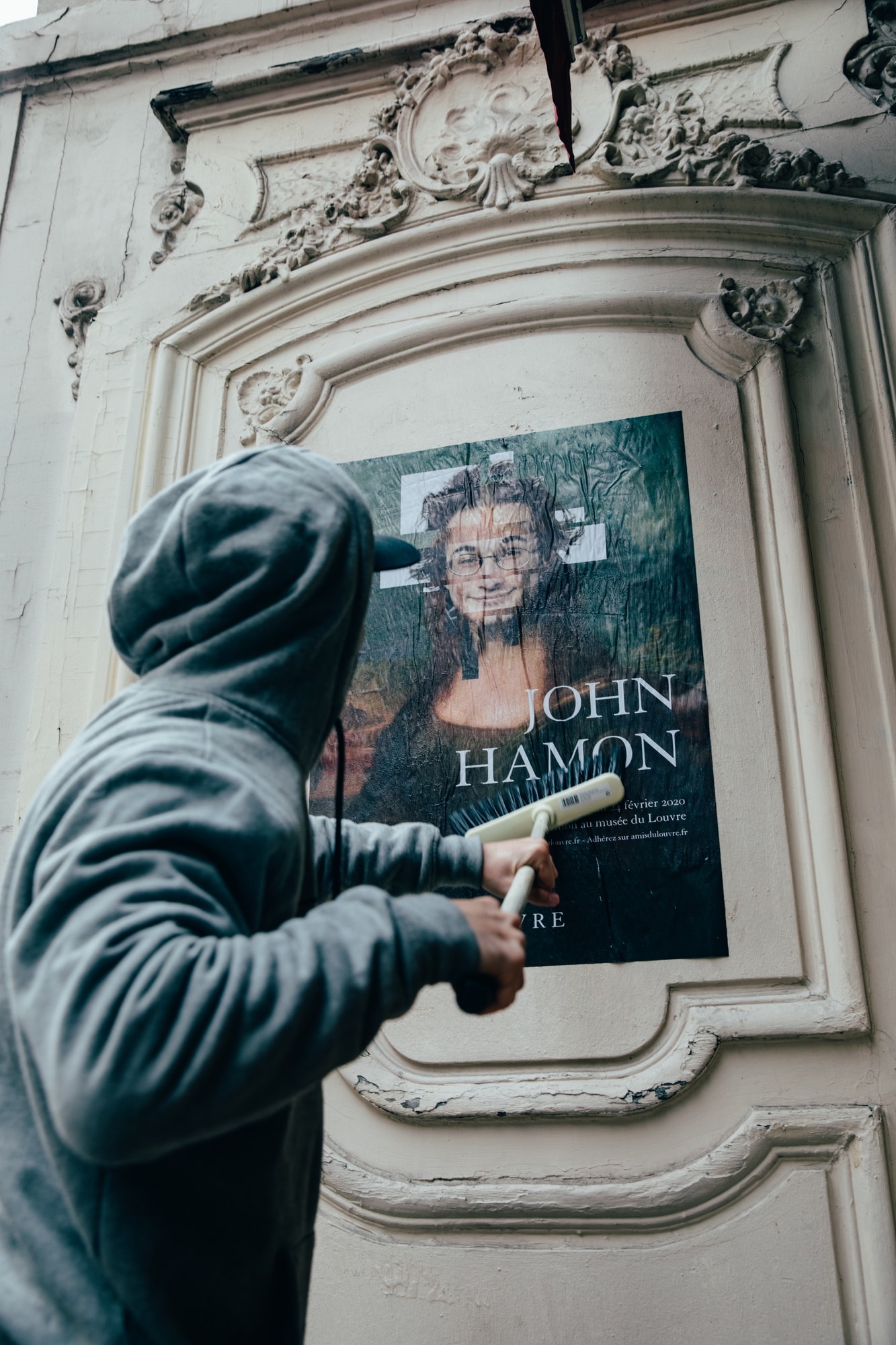 L'artiste français John Hamon pirate Le Louvre