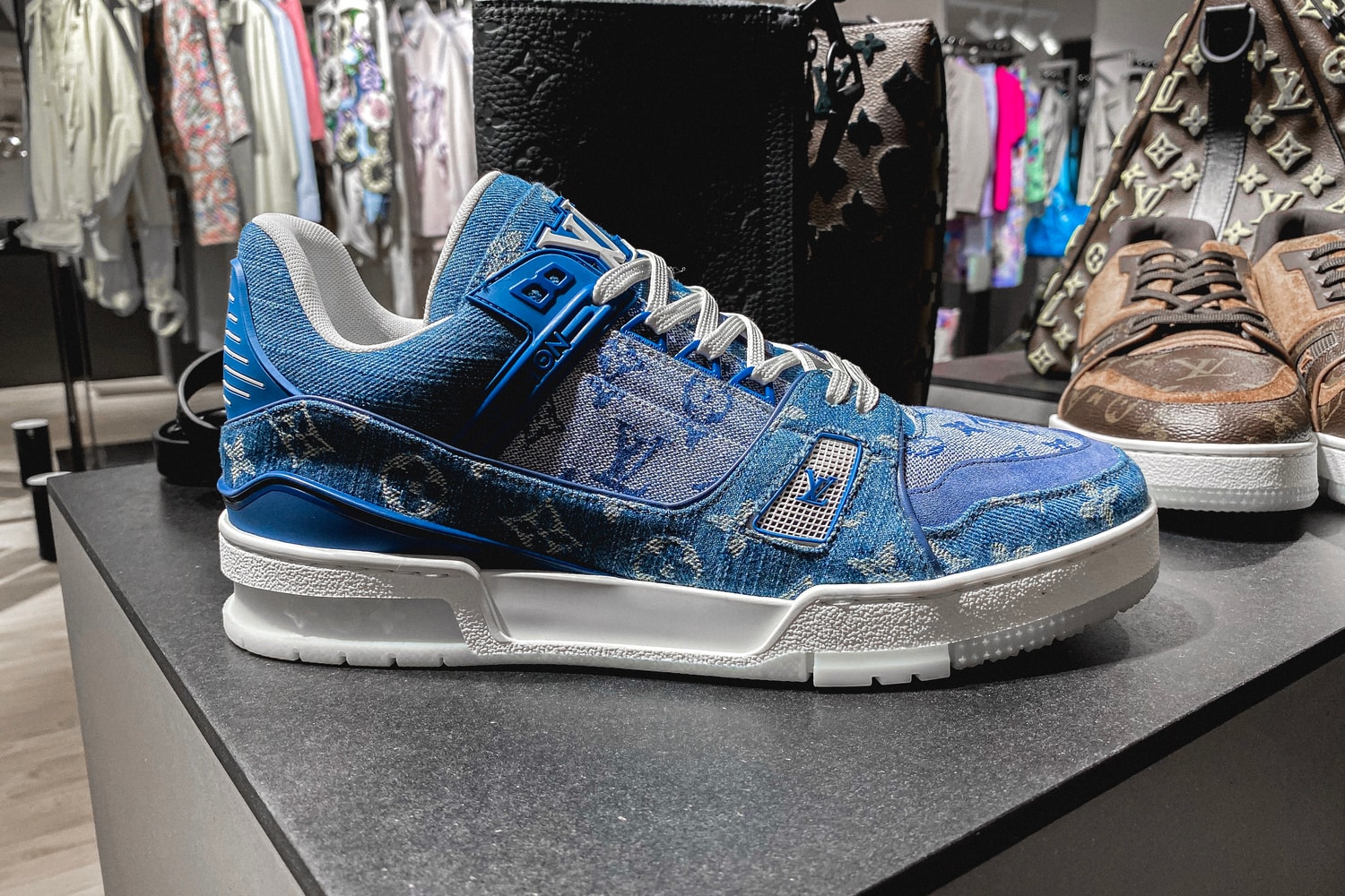 Photo Louis Vuitton Virgil Abloh sneaker