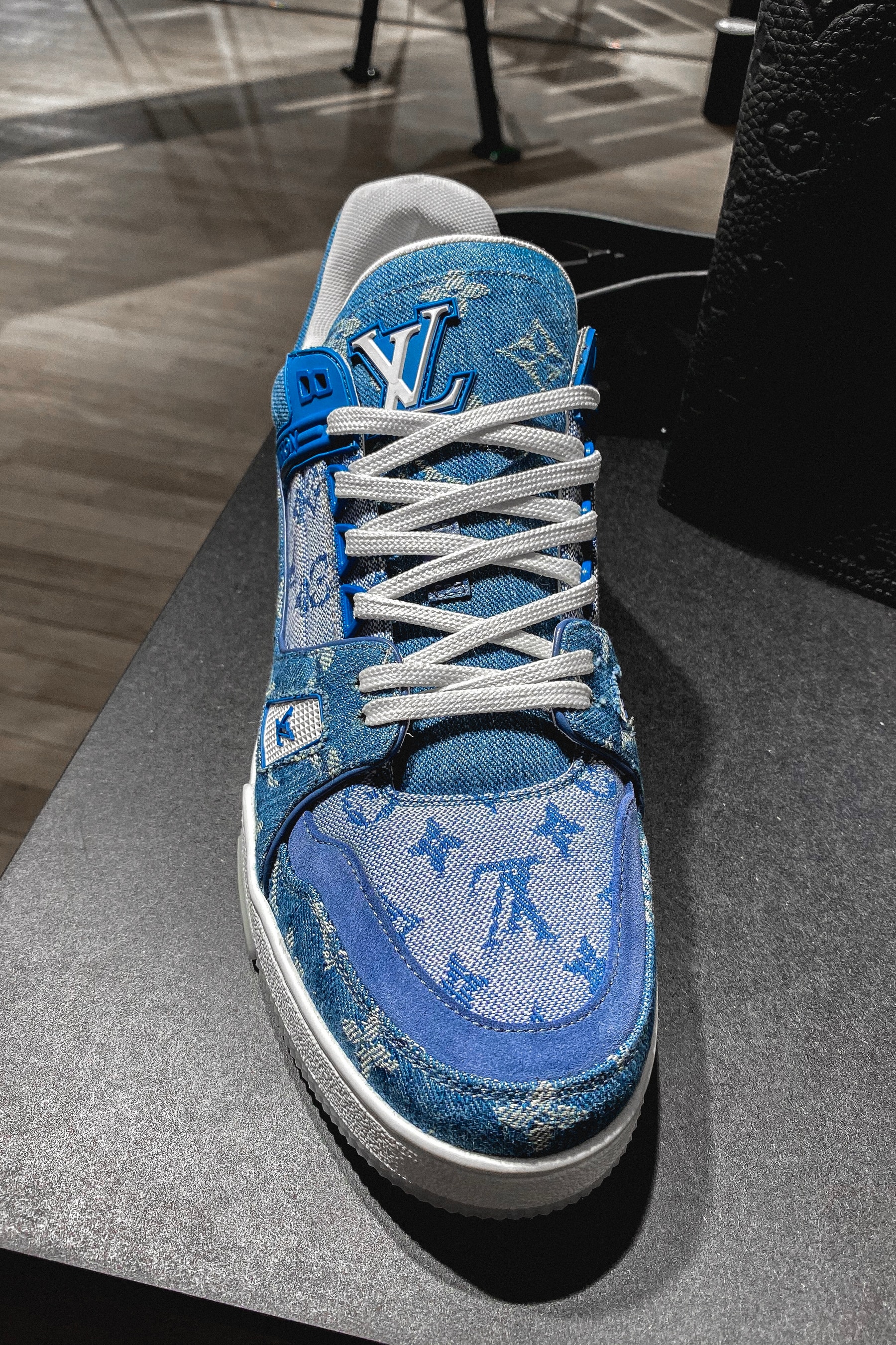 Photo Louis Vuitton Virgil Abloh sneaker
