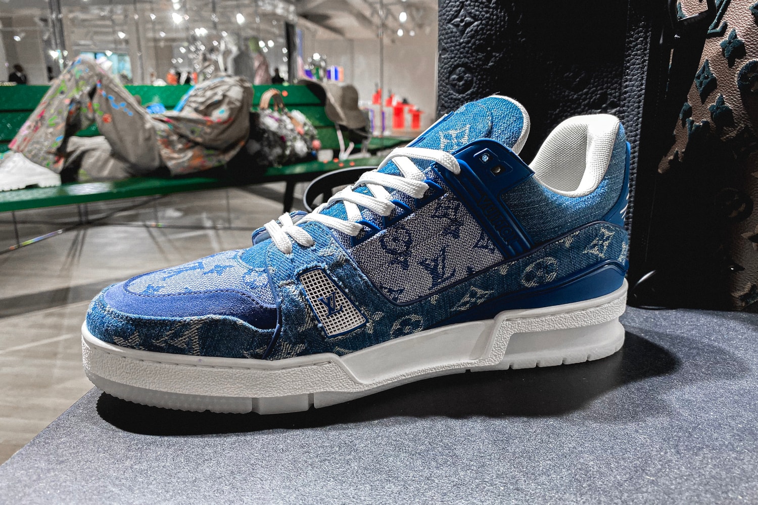 Photo Louis Vuitton Virgil Abloh sneaker