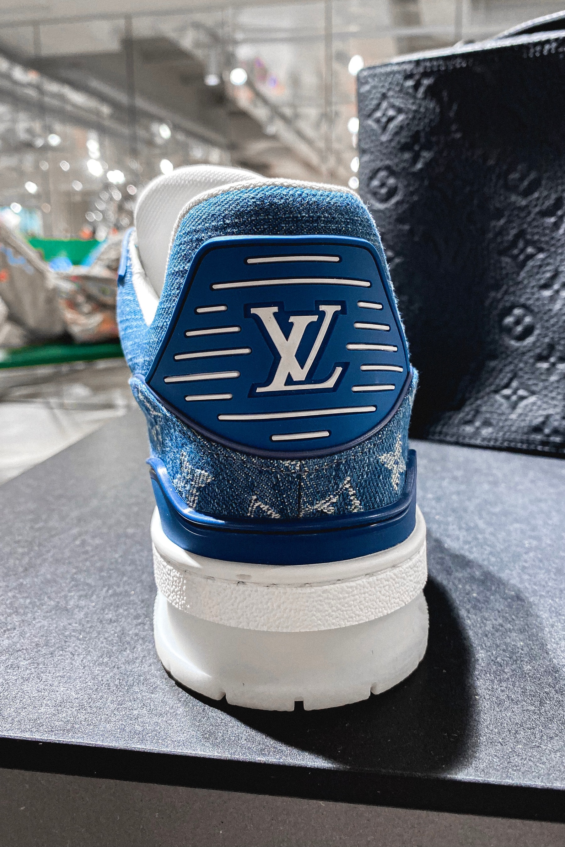 Photo Louis Vuitton Virgil Abloh sneaker