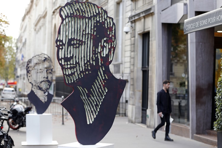 Une statue de Neymar haute de 3 mètres exposée à Paris