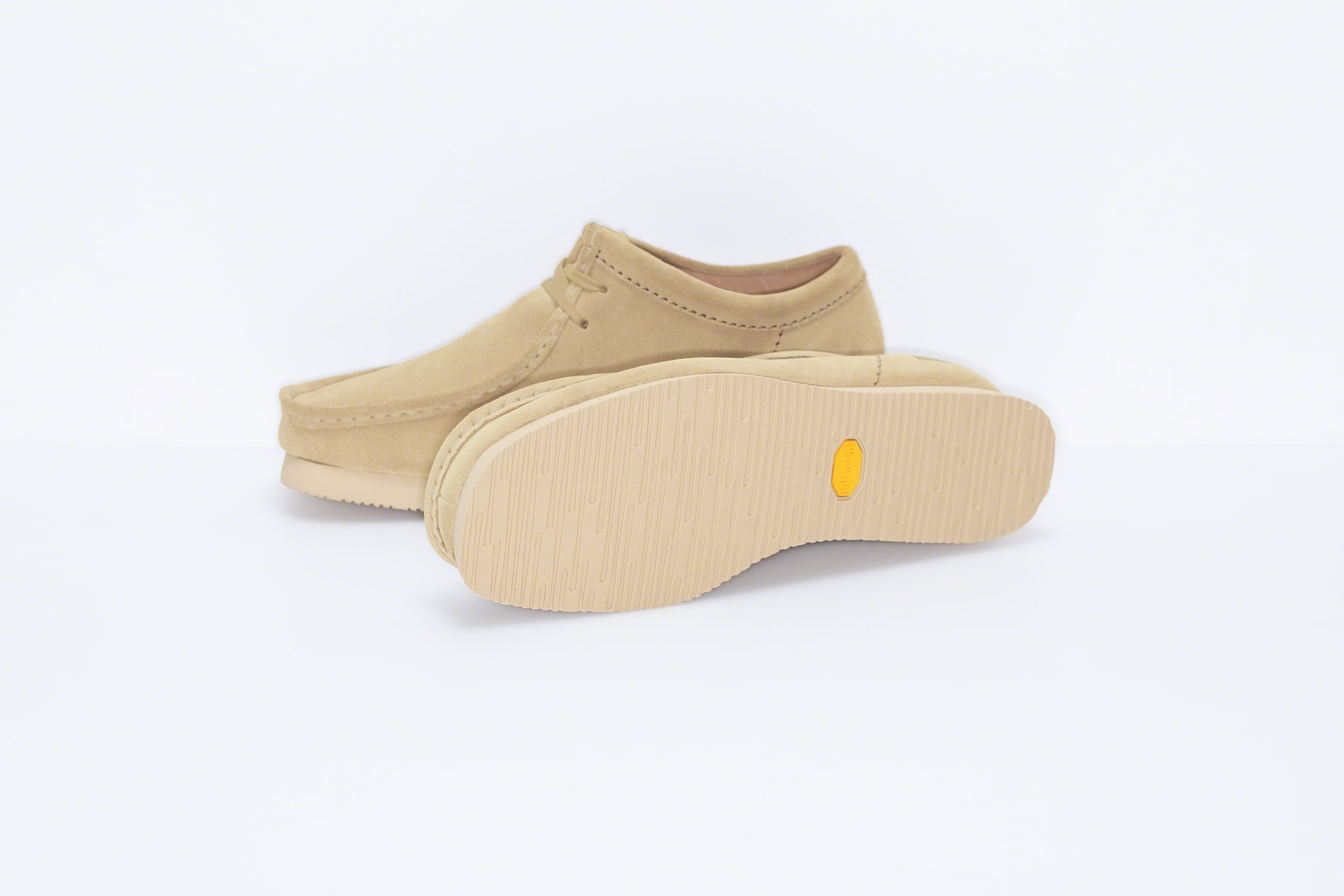 Photo Supreme x Clarks