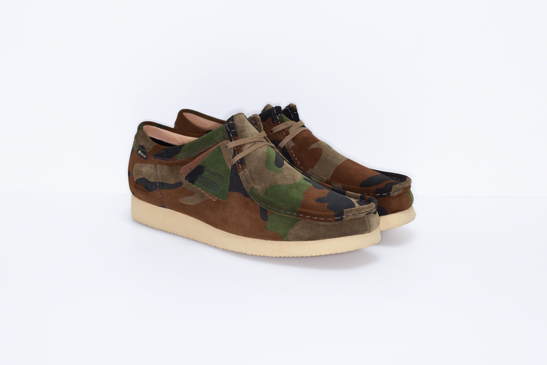 Photo Supreme x Clarks