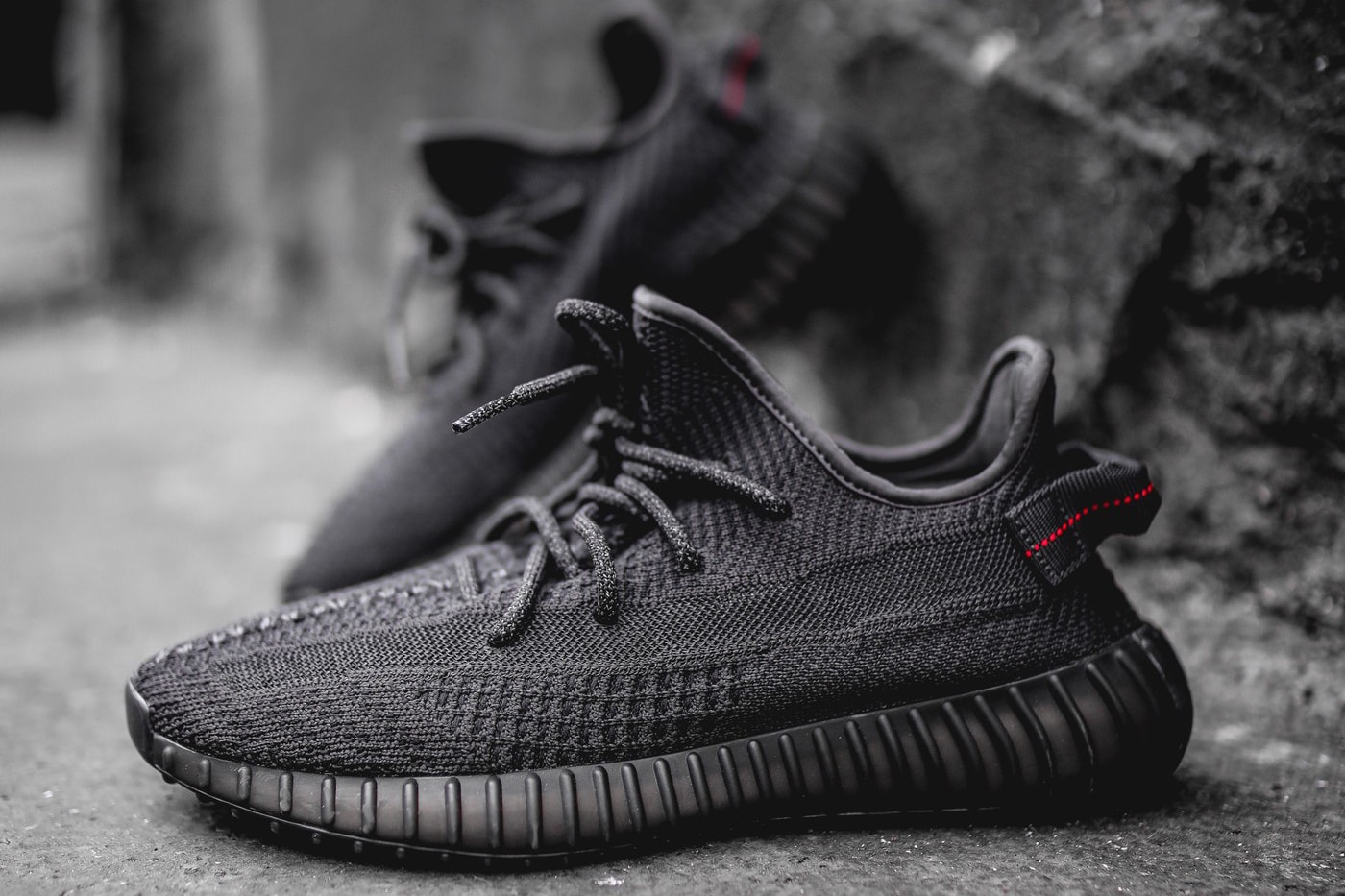Photo YEEZY BOOST 350 V2 "Black"