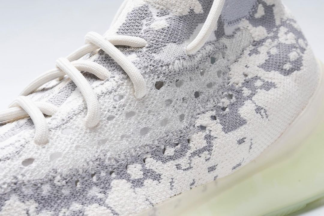 Photo YEEZY BOOST 380 "Alien"