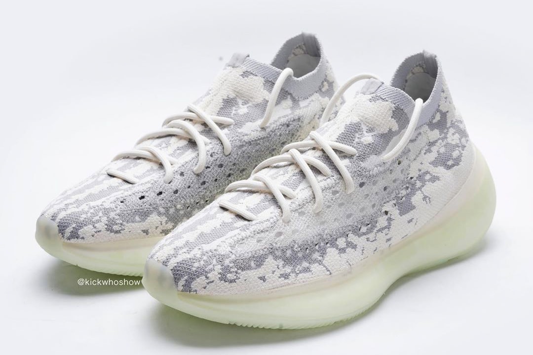 Photo YEEZY BOOST 380 "Alien"