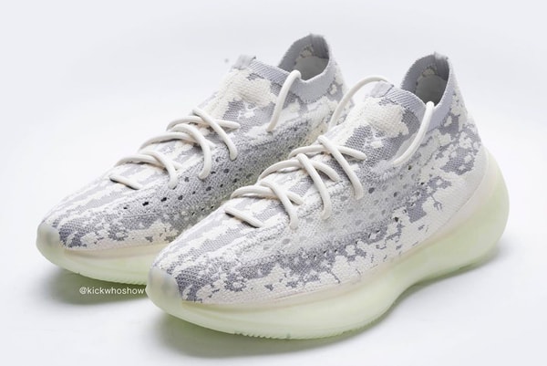 Photo YEEZY BOOST 380 "Alien"