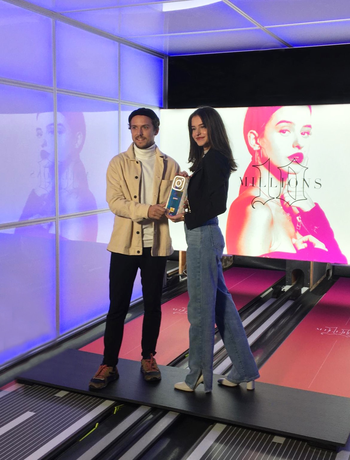 Instagram France célèbre sa plus grosse influenceuse française avec un trophée inédit