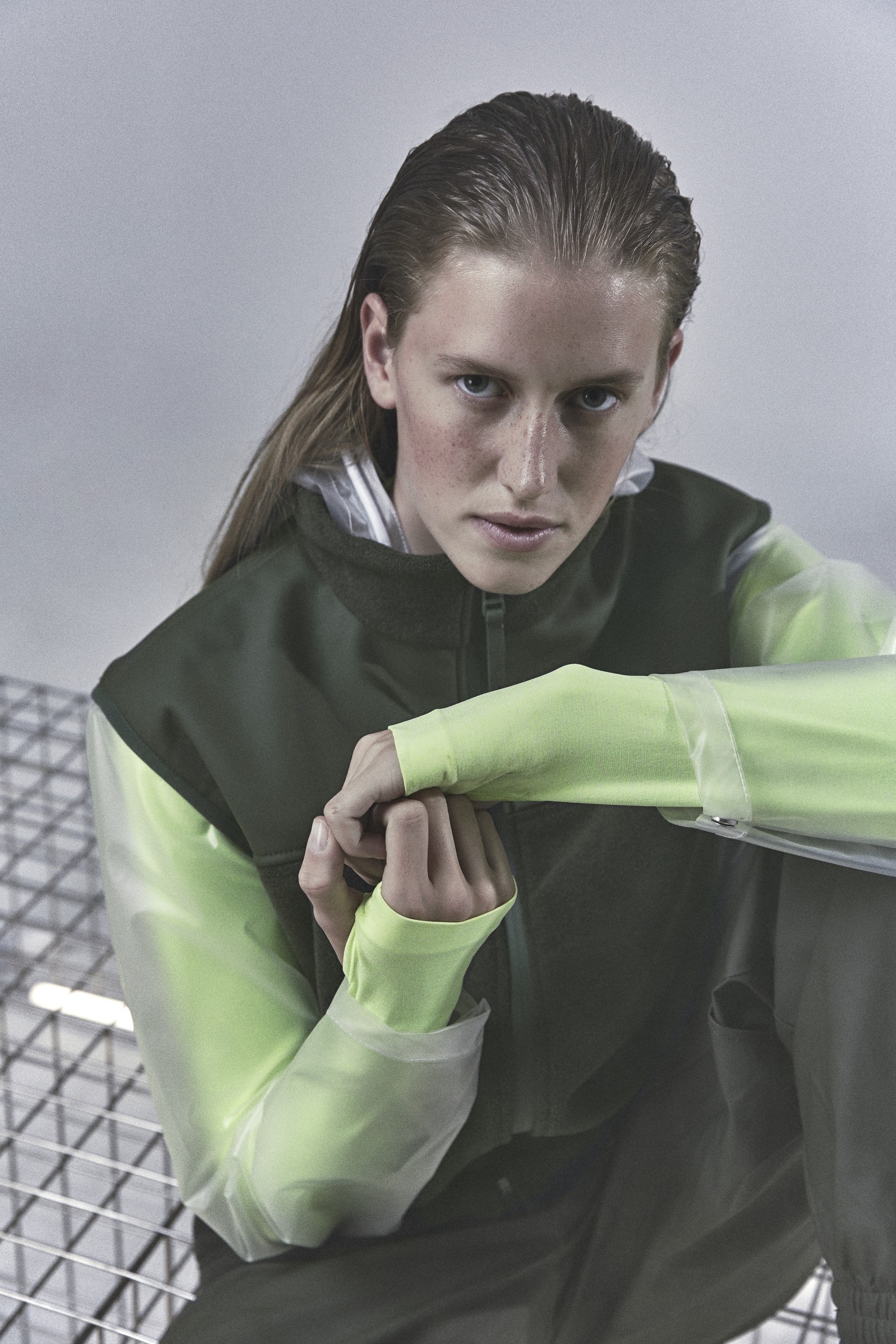 Rains agrandit son vestiaire avec sa nouvelle collection "Fleece"