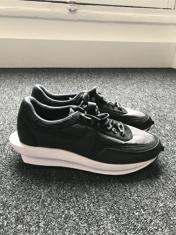 Photo sacai x Nike LDWaffle noire cuir