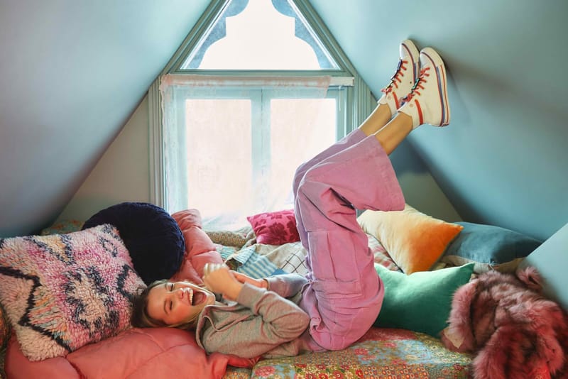 La star de Stranger Things Millie Bobby Brown et Converse dévoilent une deuxième collection de sneakers personnalisables