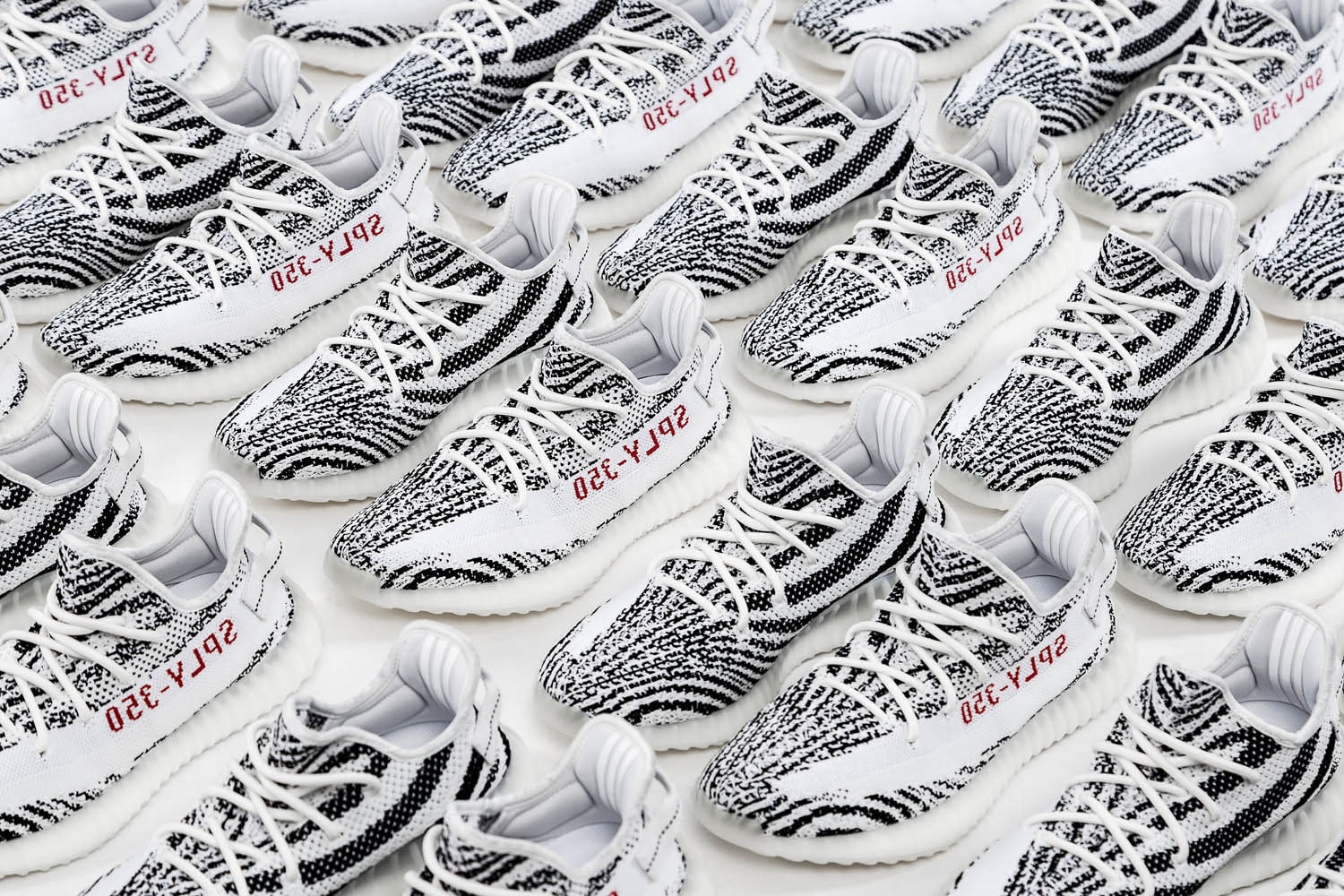 YEEZY BOOST 350 V2 zebra