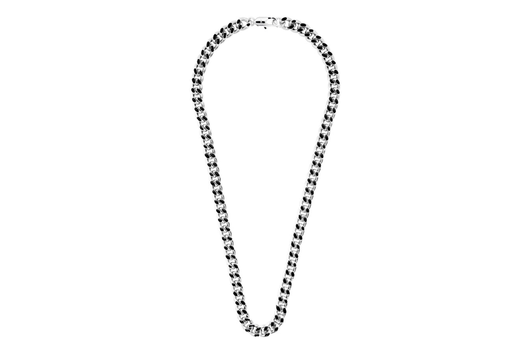A.P.C. dévoile une sélection de bijoux argentés