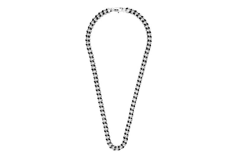 A.P.C. dévoile une sélection de bijoux argentés