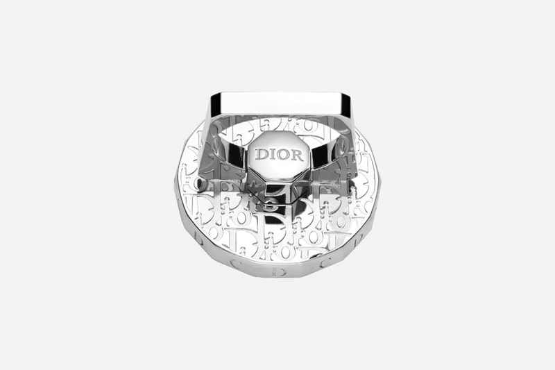 Coque pour iPhone et étuis pour AirPods, Dior habille vos produits Apple avec de nouveaux accessoires