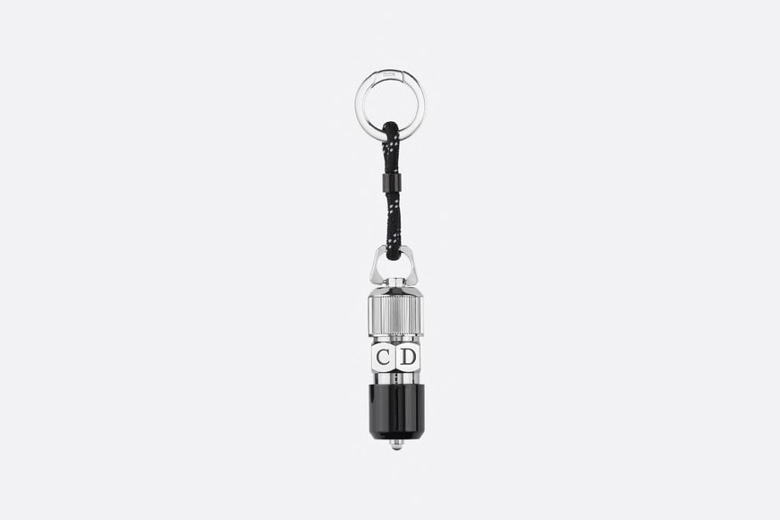 Coque pour iPhone et étuis pour AirPods, Dior habille vos produits Apple avec de nouveaux accessoires