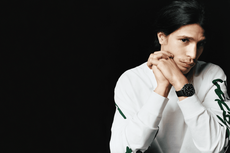 Moha La Squale présente la nouvelle collection de montres Lacoste