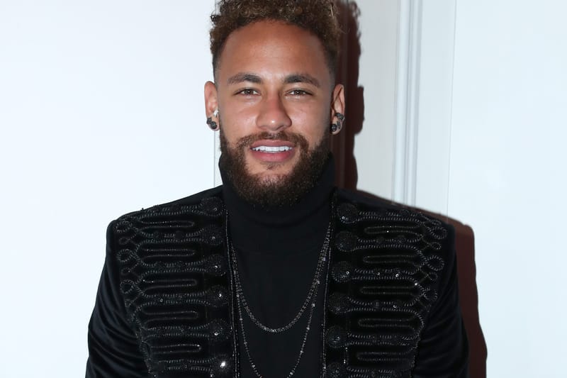 Un premier aperçu des Shox entèrement or de Neymar, une paire signature par Nike