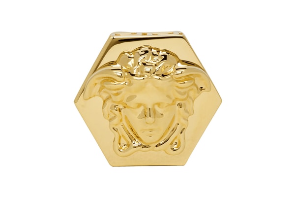 SSENSE annonce des soldes avec des bijoux Versace à moins de 300€