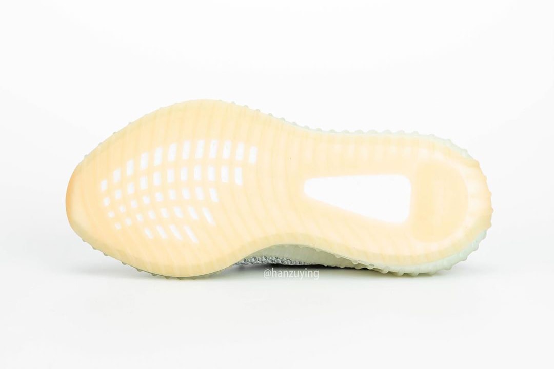 YEEZY BOOST 350 V2 Tailgate photos
