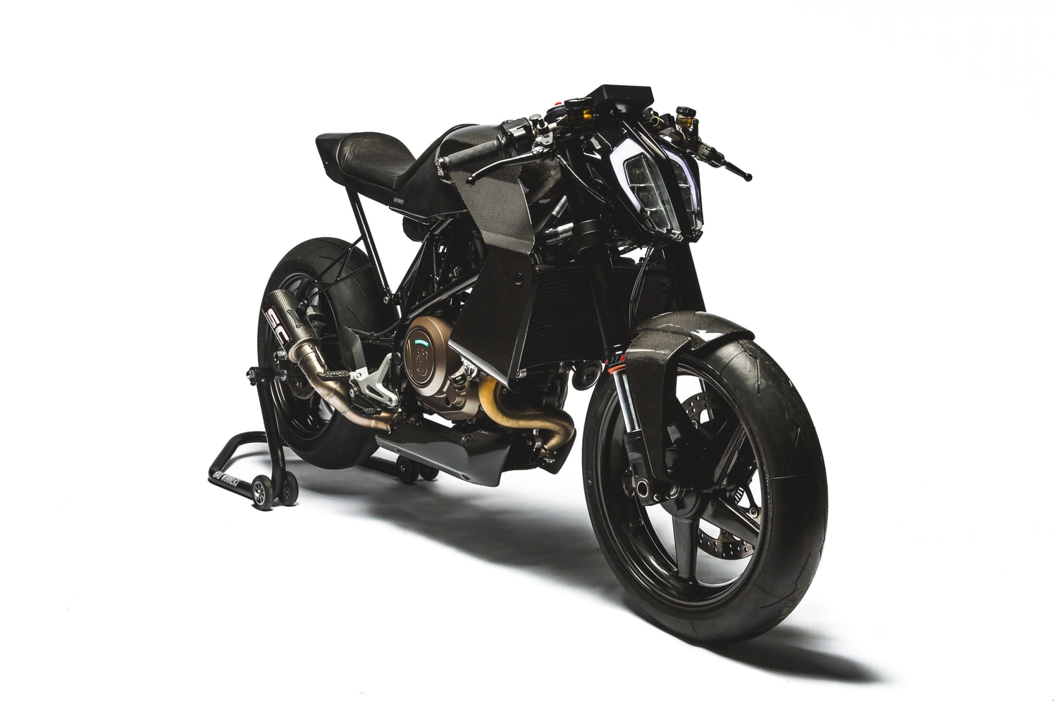 Ce nouveau moto custom de Bad Winners a été spécialement imaginé pour le pilote de F1 Charles Leclerc