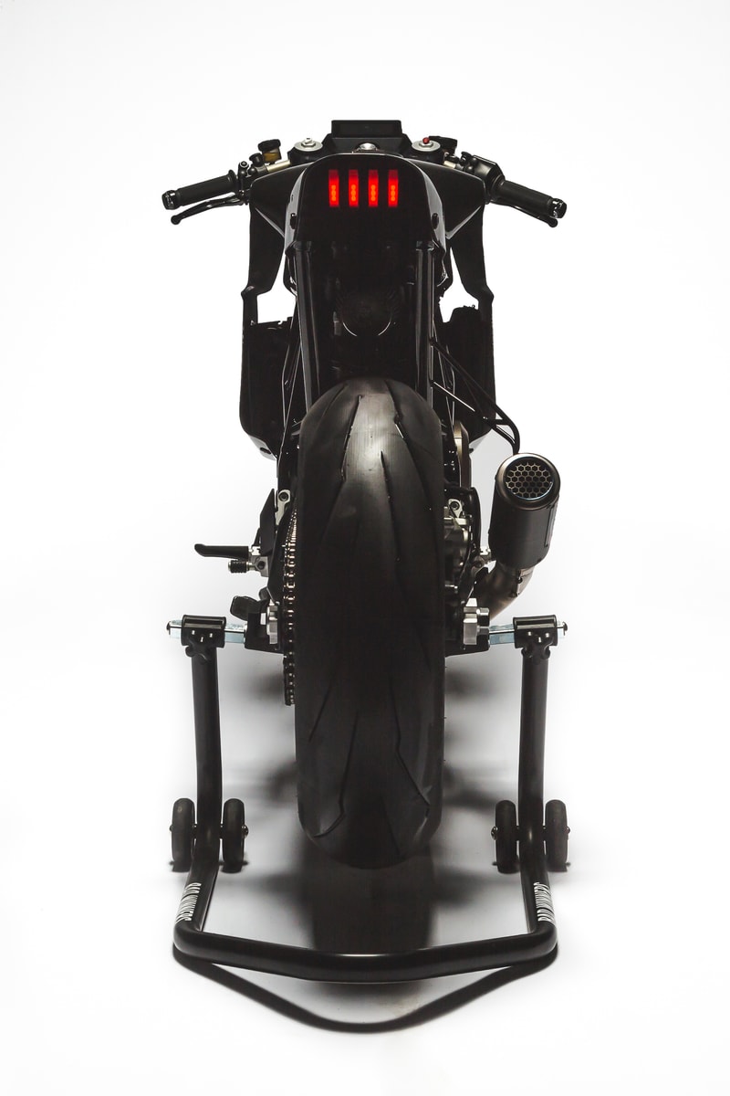 Ce nouveau moto custom de Bad Winners a été spécialement imaginé pour le pilote de F1 Charles Leclerc