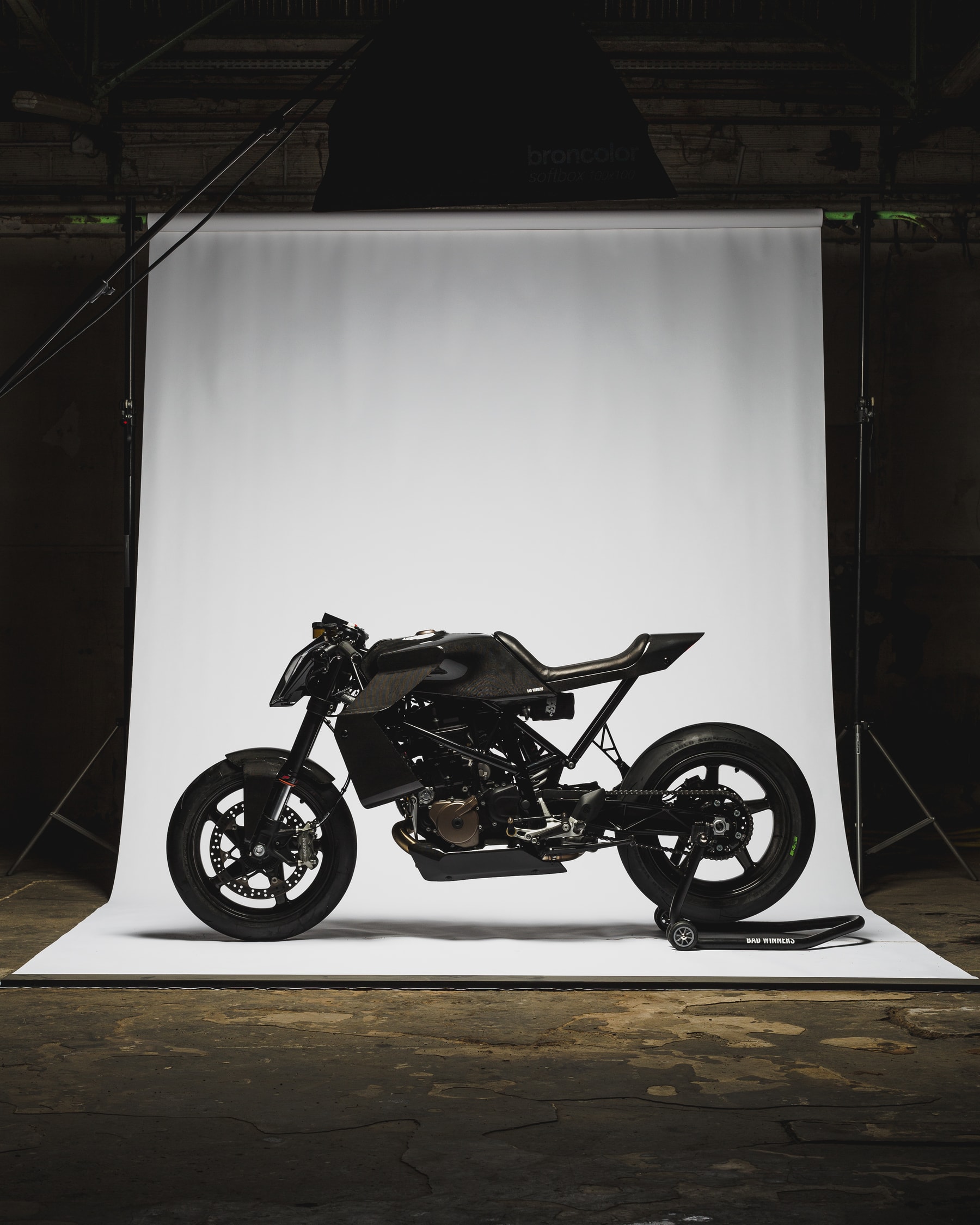 Ce nouveau moto custom de Bad Winners a été spécialement imaginé pour le pilote de F1 Charles Leclerc