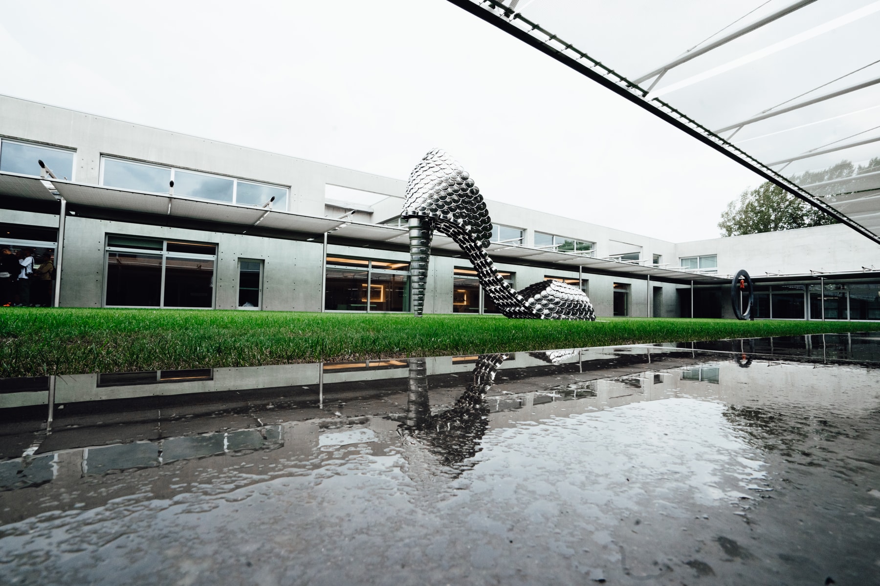 Studio Visite - Dans les ateliers chaussures et sneakers de Louis Vuitton