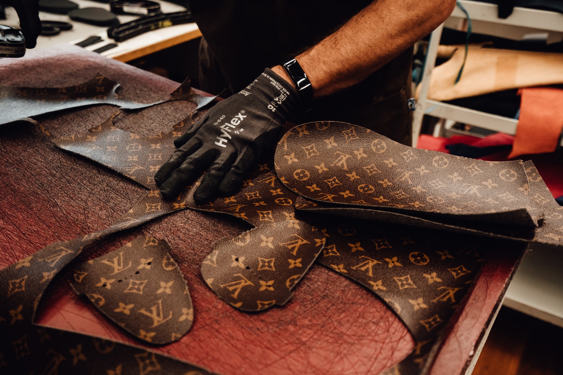 Studio Visite - Dans les ateliers chaussures et sneakers de Louis Vuitton