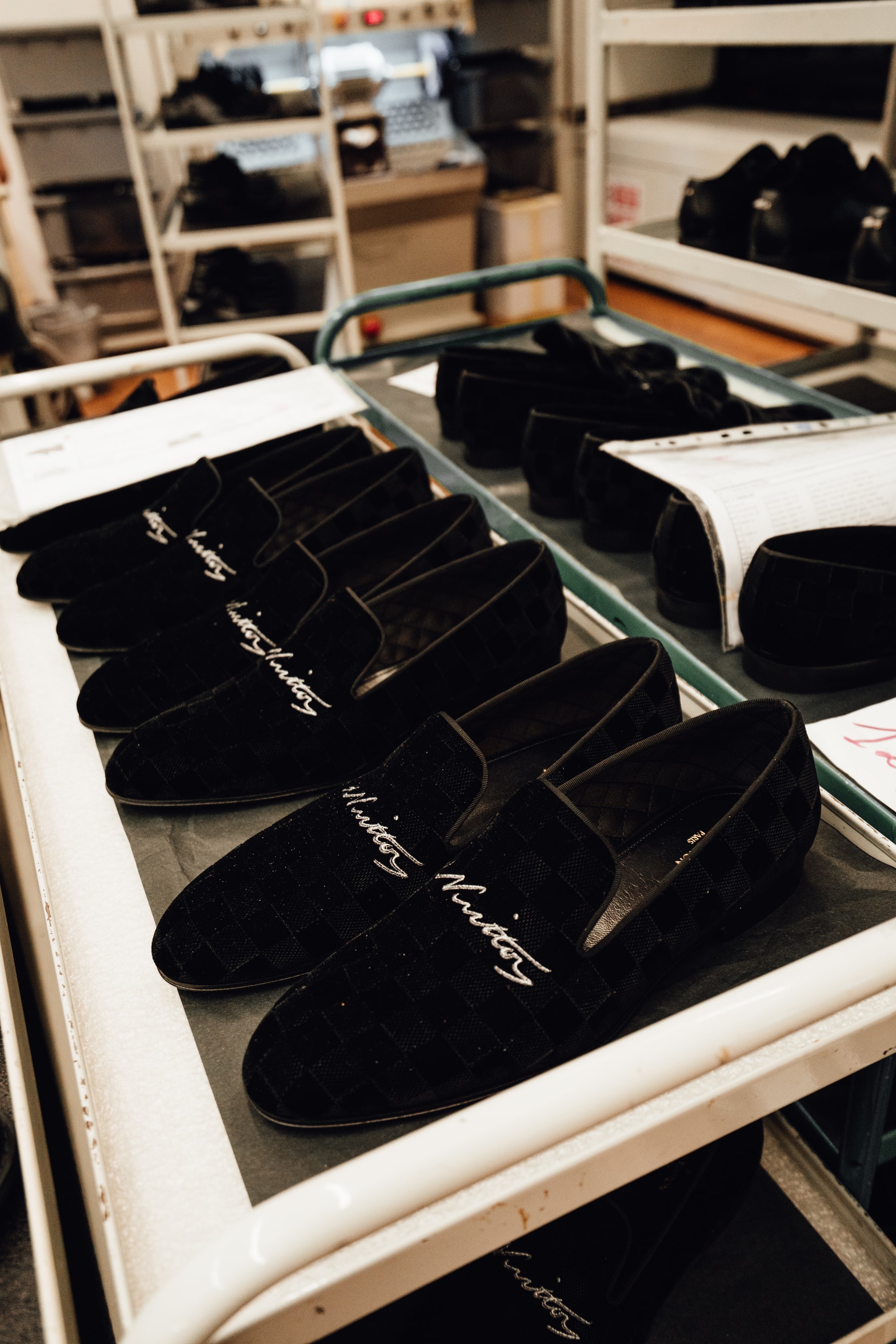 Studio Visite - Dans les ateliers chaussures et sneakers de Louis Vuitton